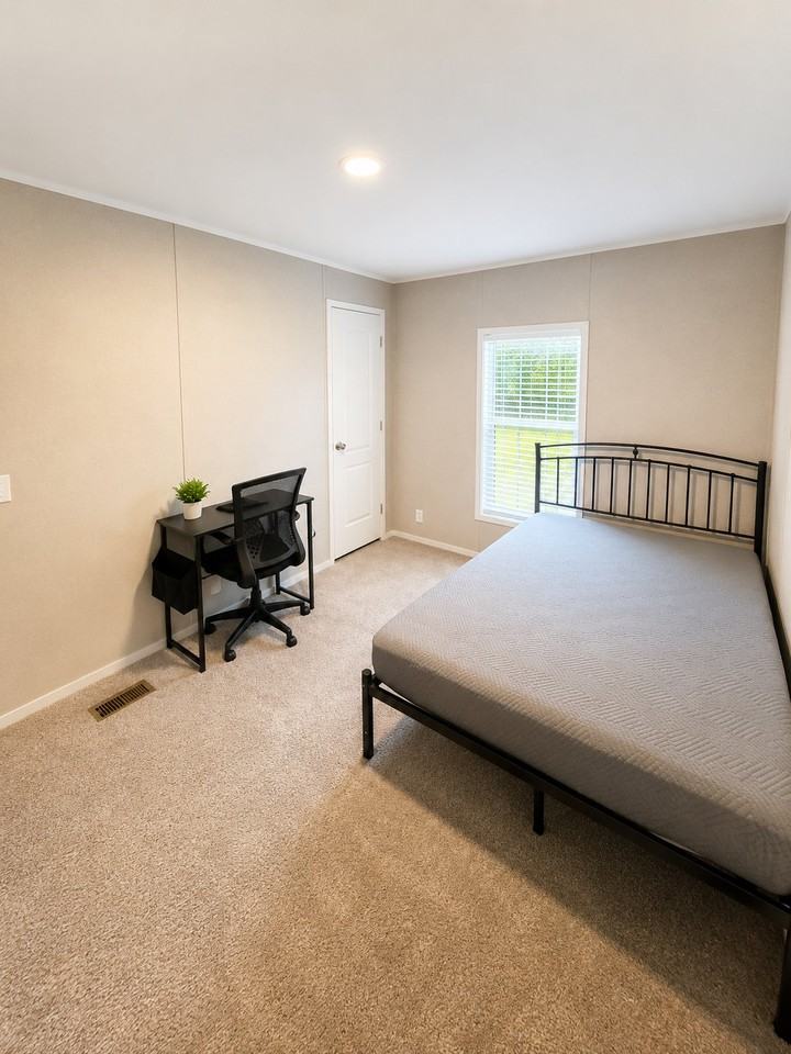 111 Audubon Ave - Photo 3 of 9