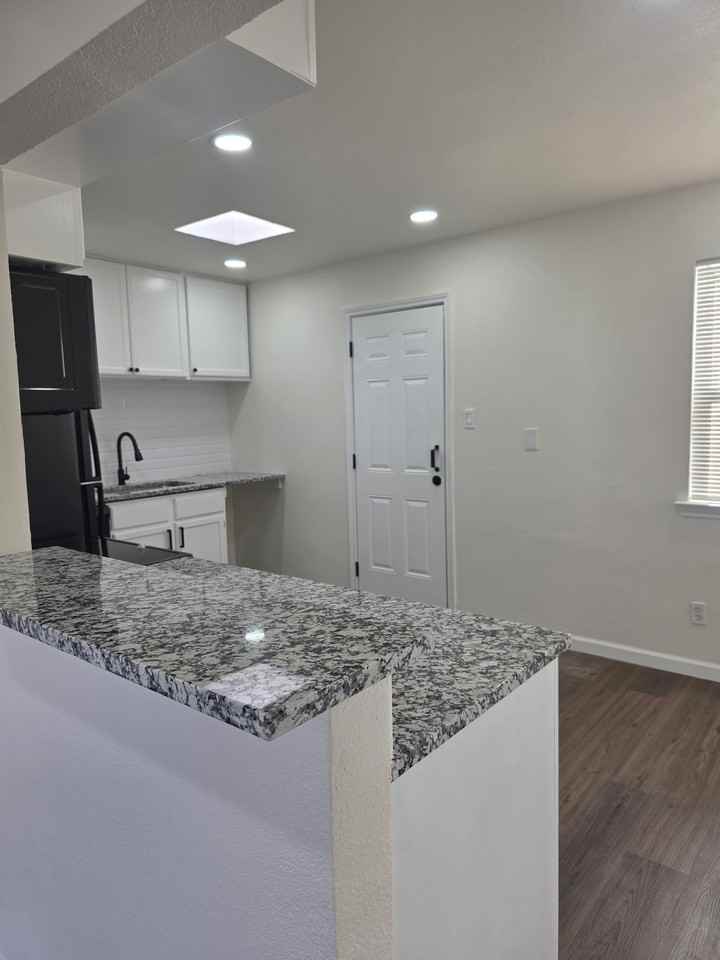 4712 Devonshire Dr - Photo 6 of 15