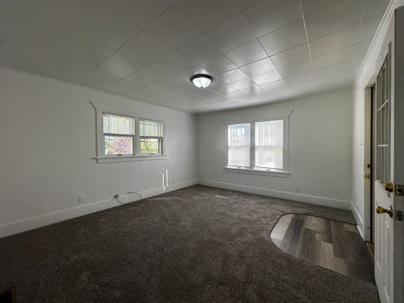 430 S Grant St - Photo 3 of 7