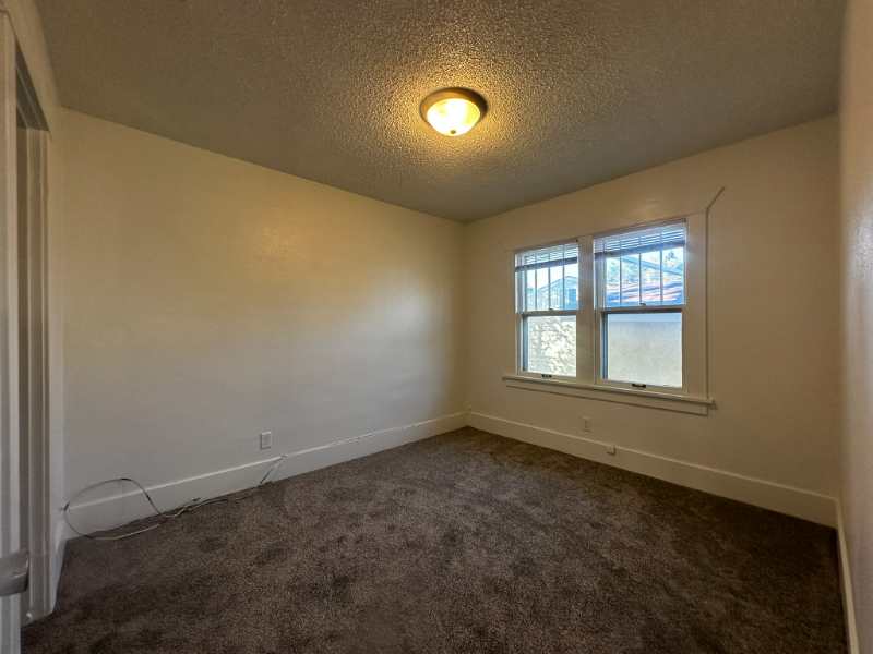 430 S Grant St - Photo 5 of 7