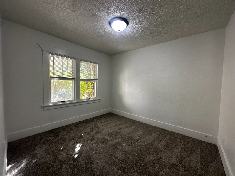 430 S Grant St - Photo 6 of 7