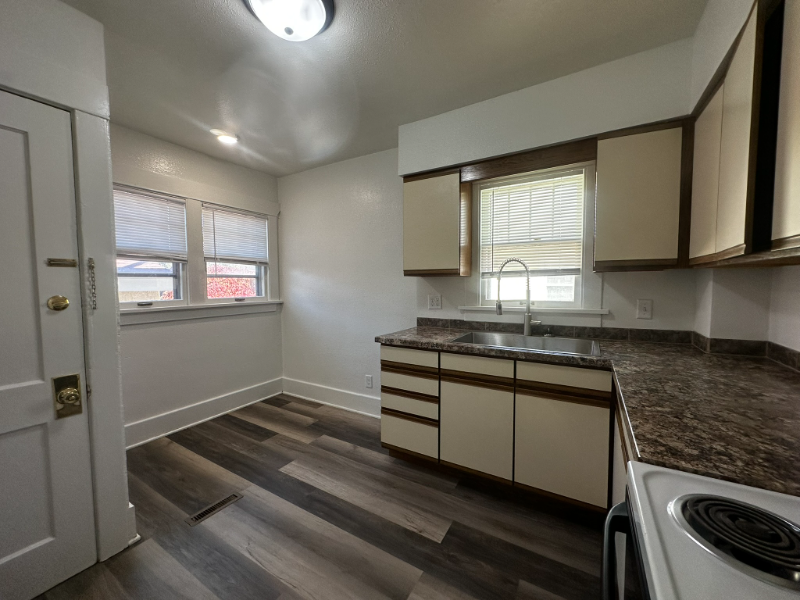 430 S Grant St - Photo 7 of 7