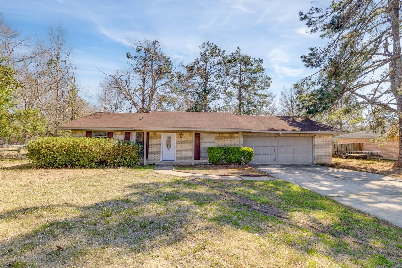 32 Forest Dr - Photo 2 of 22