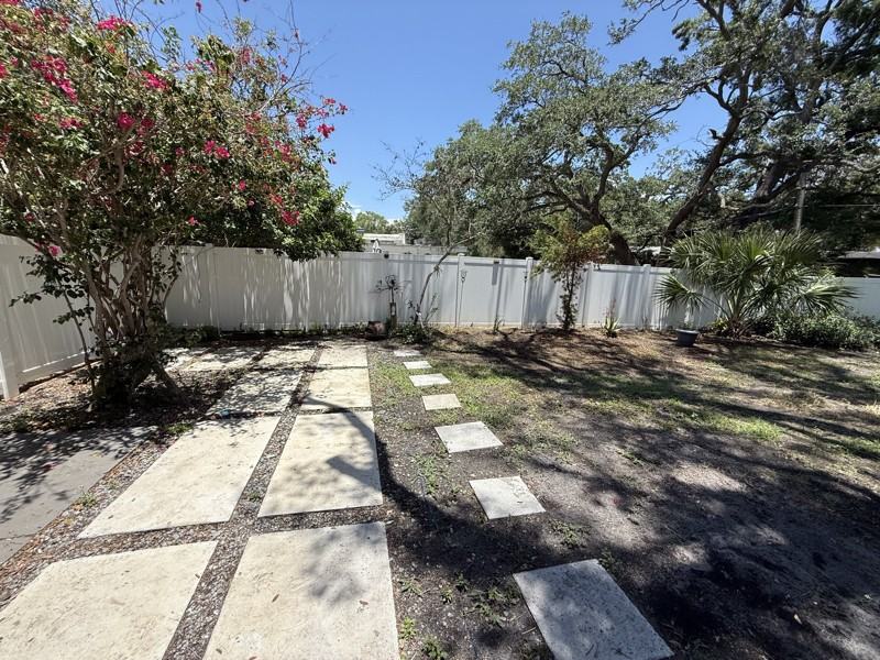 4034 S West Shore Blvd - Photo 4 of 20