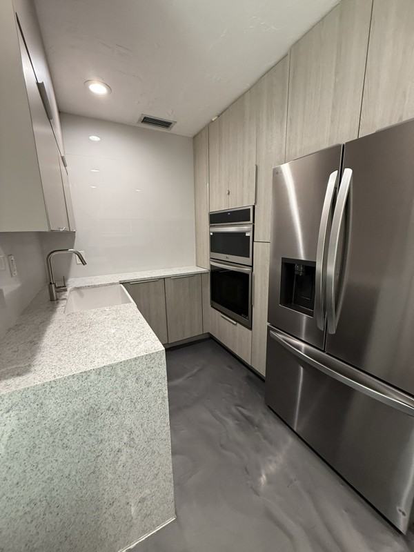 4034 S West Shore Blvd - Photo 4 of 11