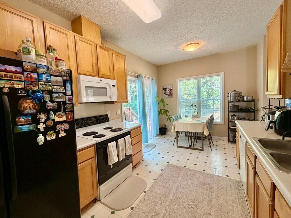 2605 Farlow Gap Ln - Photo 6 of 11