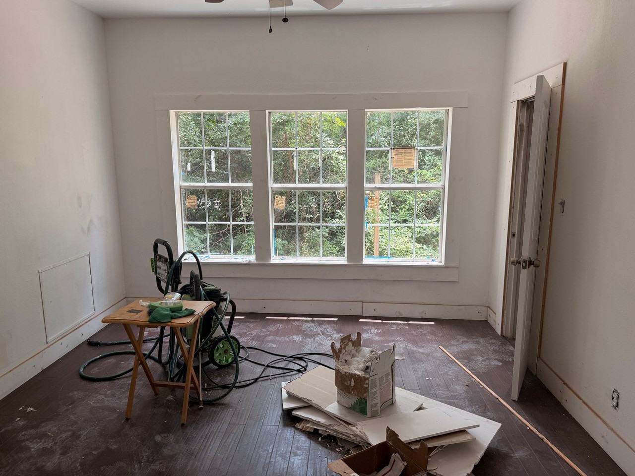 521 Feagin Dr - Photo 2 of 7