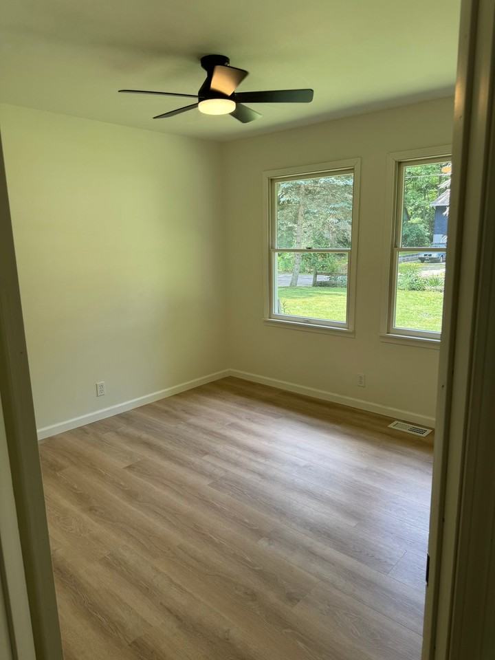 18068 Meyers Dr - Photo 5 of 15
