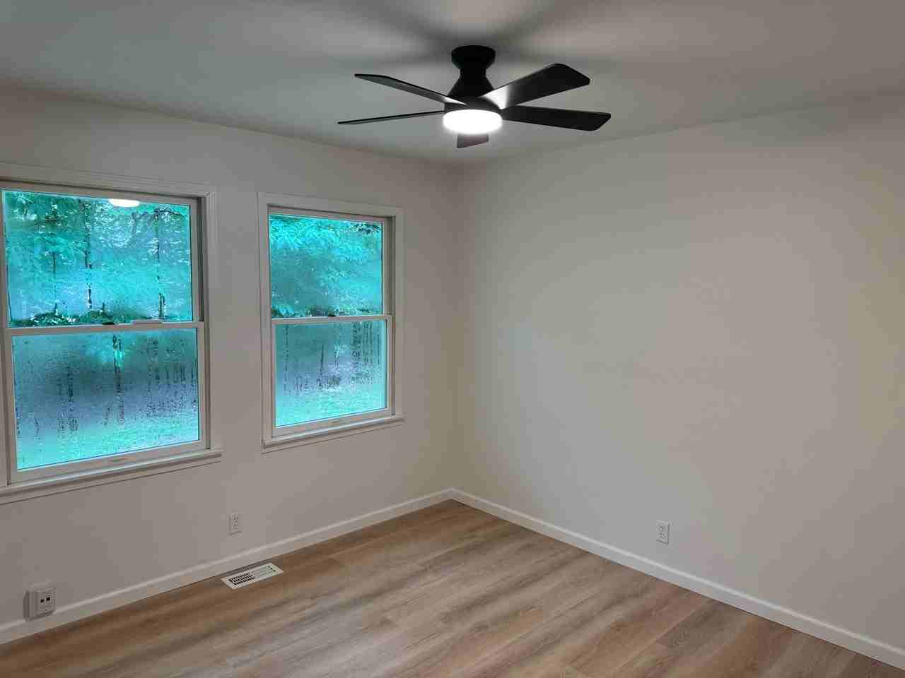 18068 Meyers Dr - Photo 7 of 15