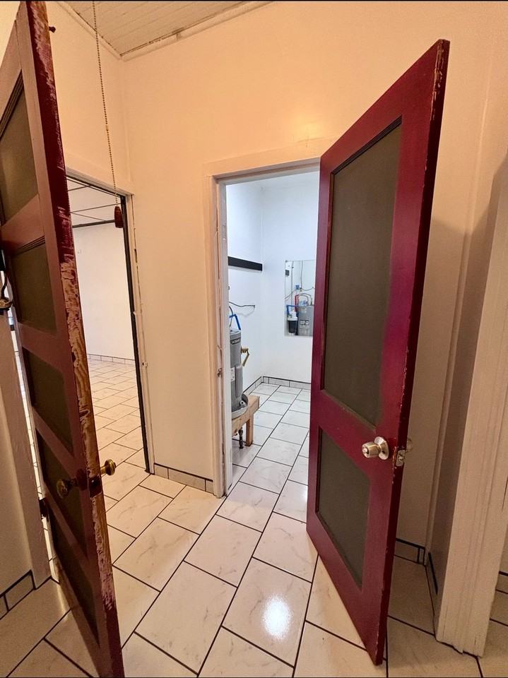 3213 S Main St - Photo 7 of 8