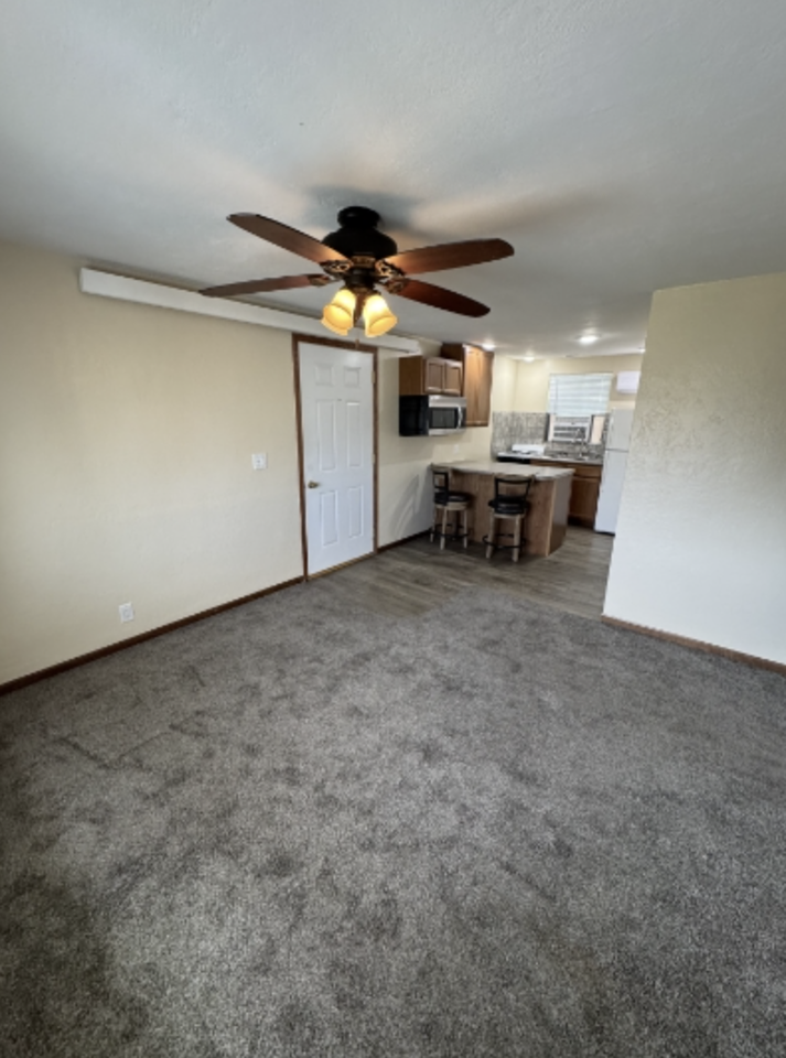 The Preston- 1200 Avenue G - 5 #5 - Photo 2 of 6