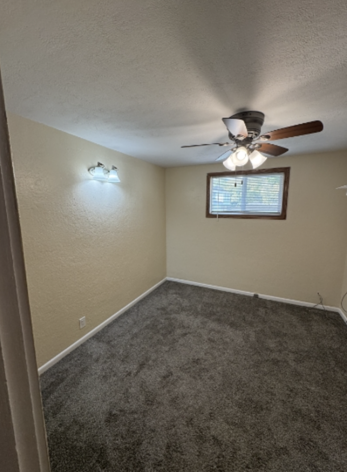 The Preston- 1200 Avenue G - 5 #5 - Photo 3 of 6