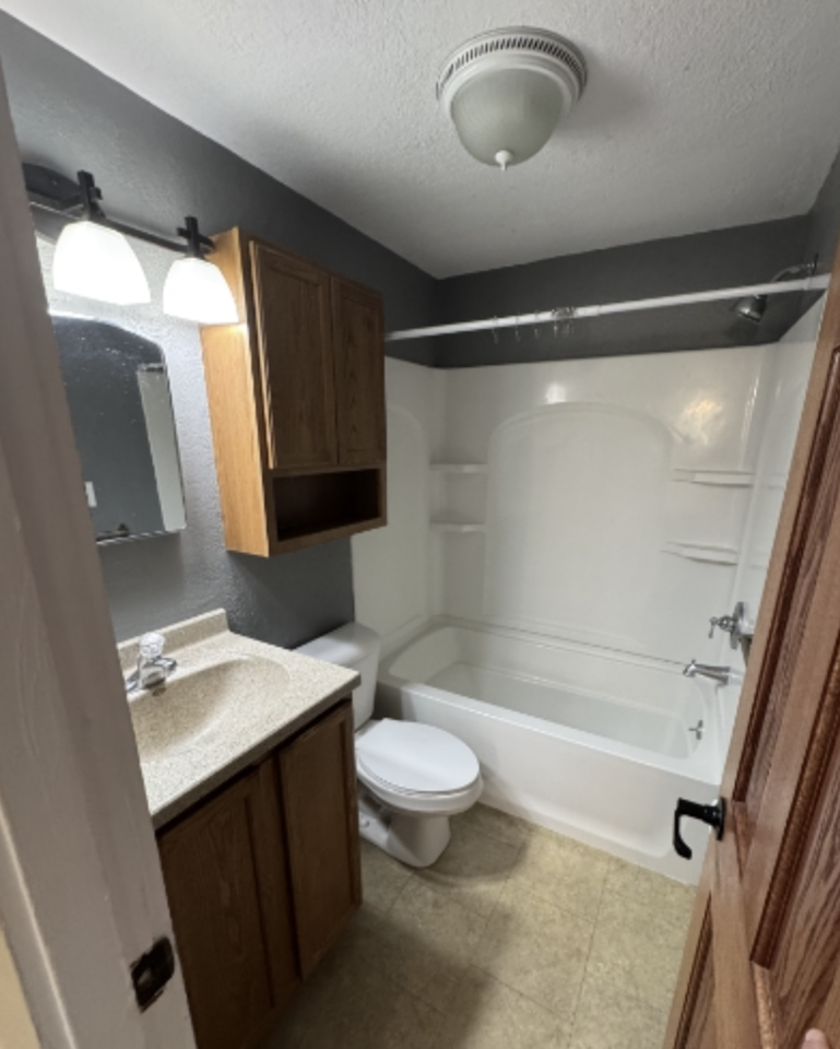 The Preston- 1200 Avenue G - 5 #5 - Photo 5 of 6