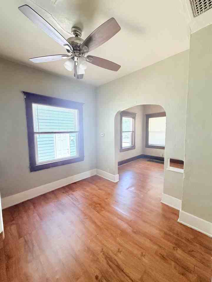 428 S Clemens Ave #1 - Photo 7 of 24