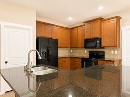 featured image of 3918 Southlake Dr Se #1