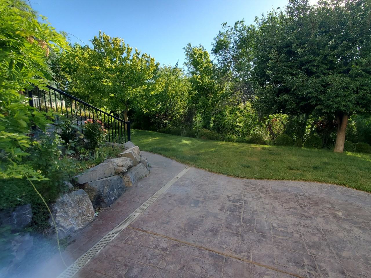 9885 N Deep Creek Dr #B - Photo 4 of 13
