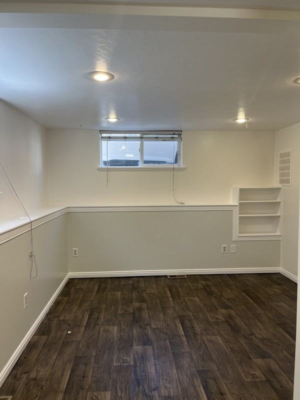 719 E St - Photo 2 of 9