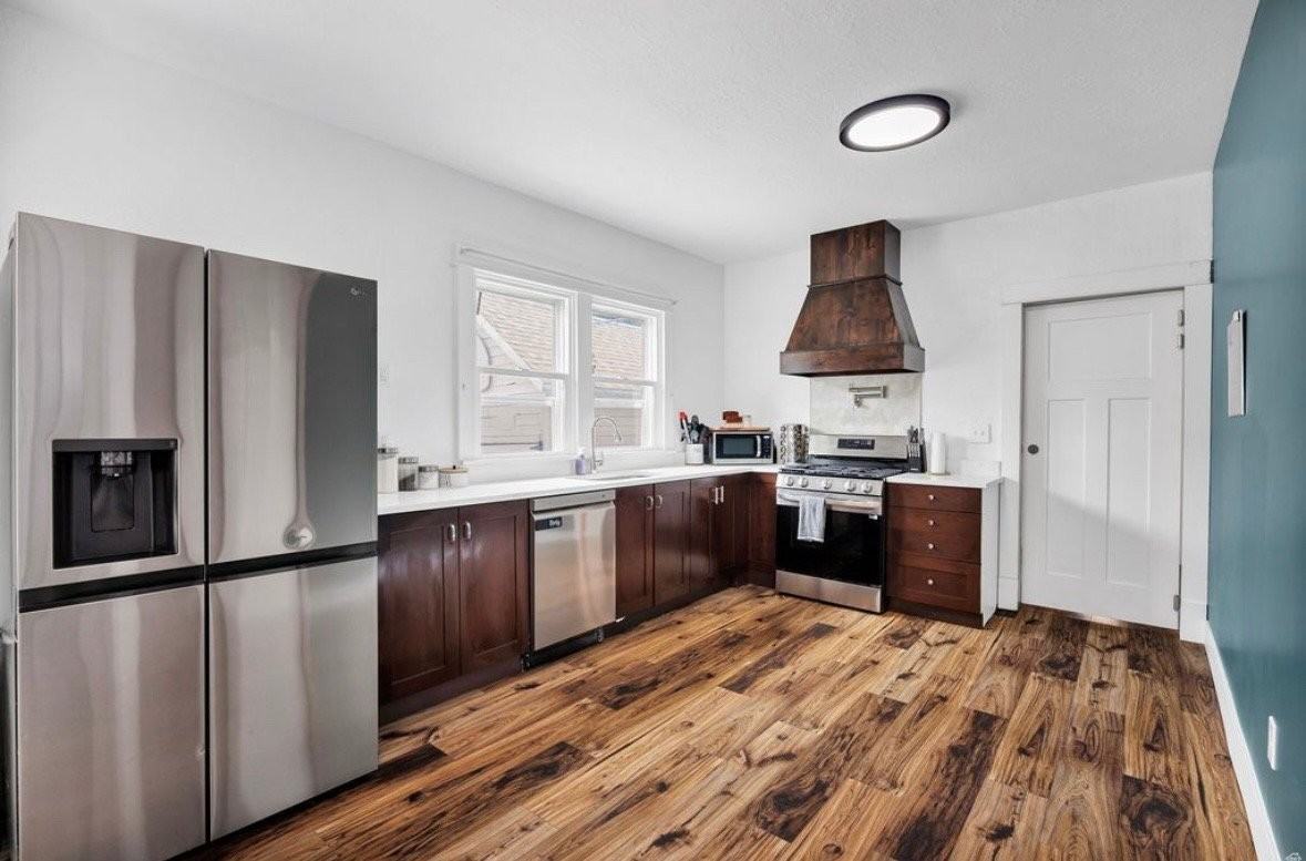 2021 Gramercy Ave - Photo 2 of 9