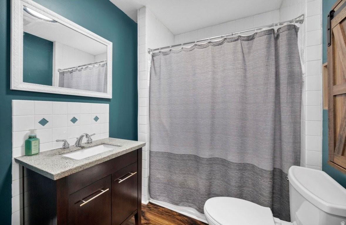 2021 Gramercy Ave - Photo 5 of 9