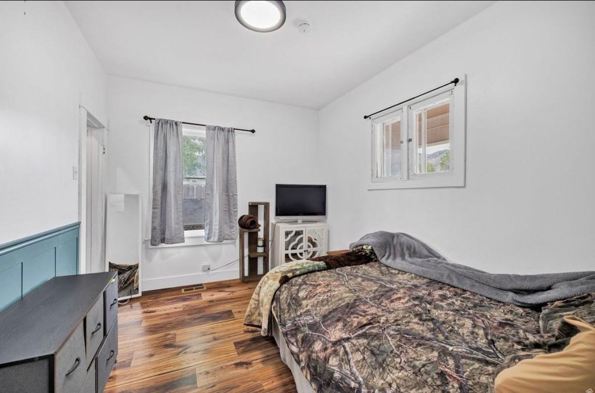 2021 Gramercy Ave - Photo 7 of 9