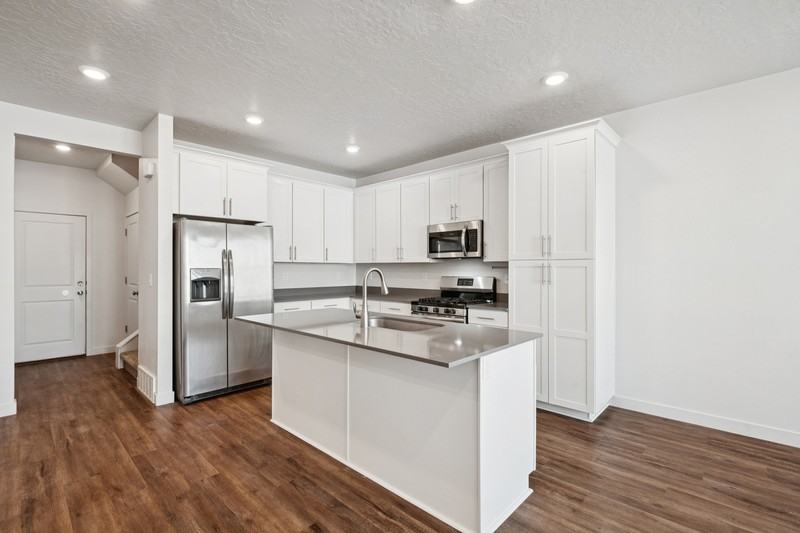 102 E Grant Ln - Photo 5 of 12