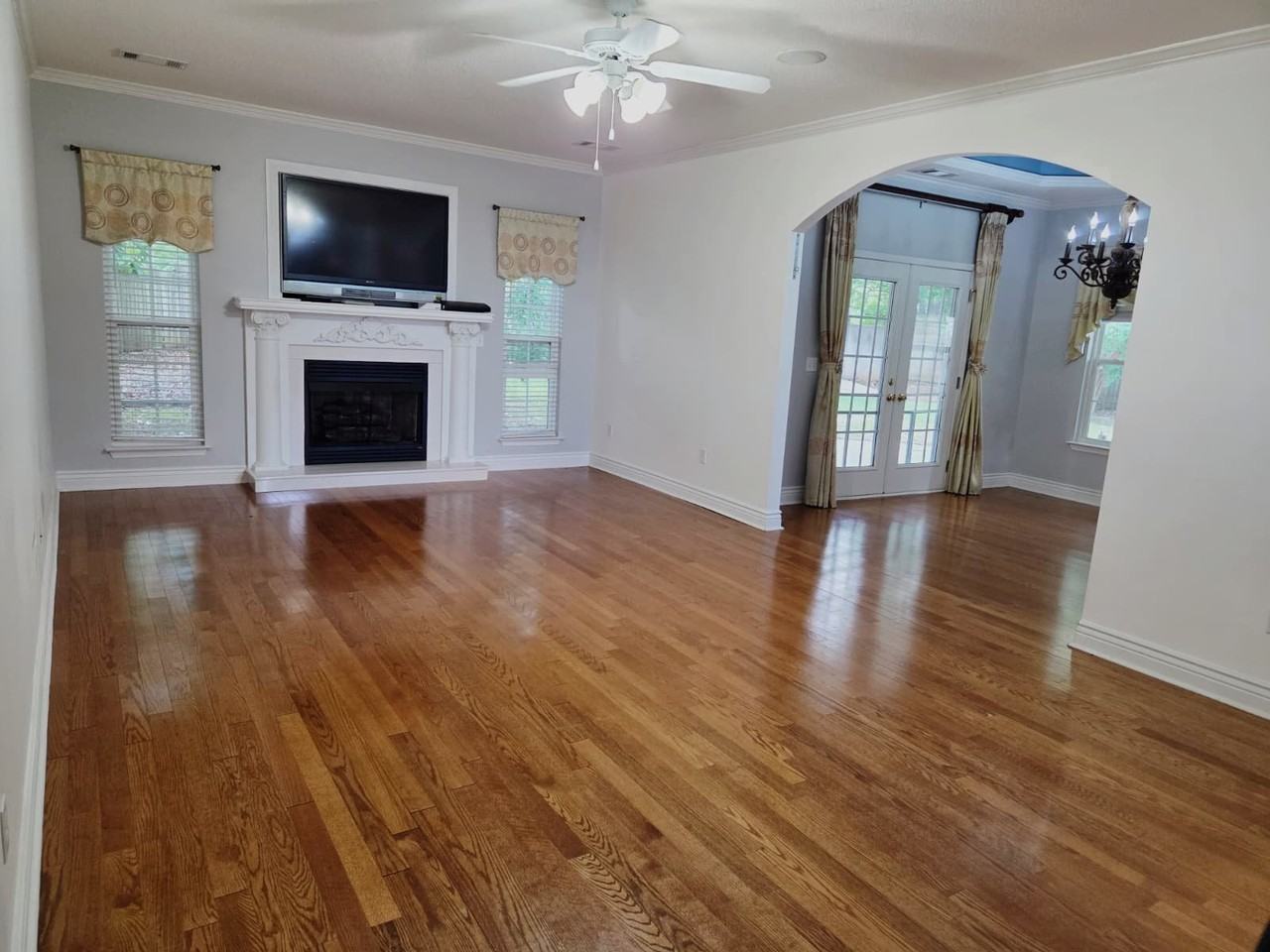 127 Montrose Ln - Photo 6 of 13