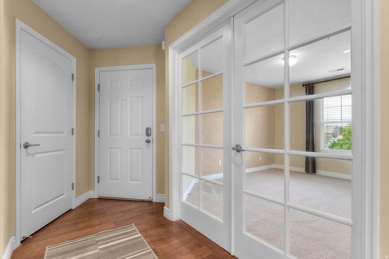 11754 S Grandville Ave #110 - Photo 2 of 14