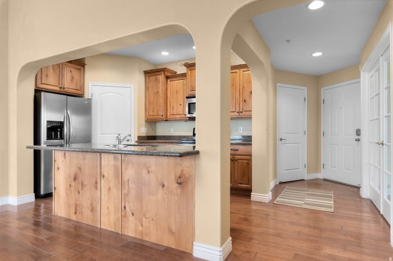 11754 S Grandville Ave #110 - Photo 7 of 14
