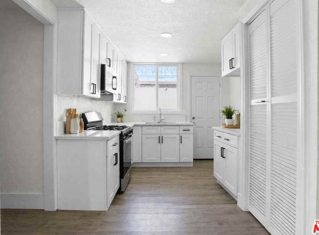 891 E 6th St - Photo 2 of 11