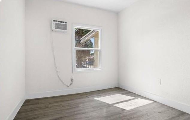 891 E 6th St - Photo 5 of 11