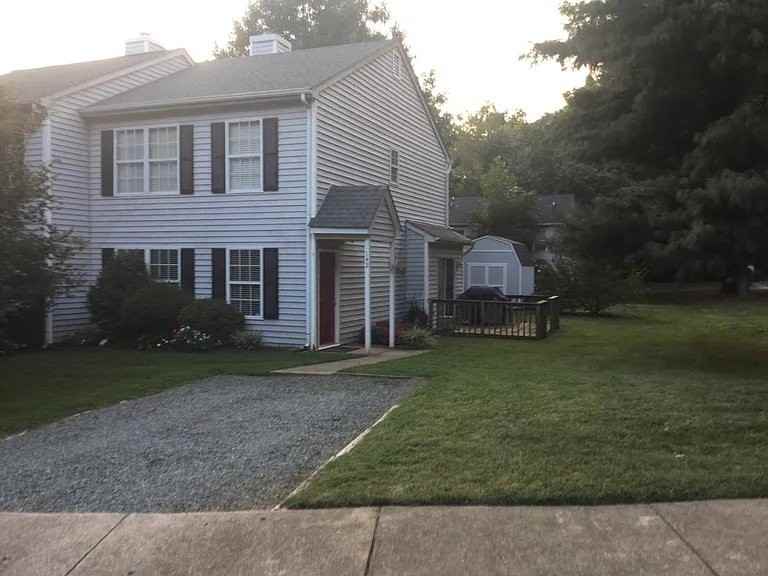 142 Birdwood Ct - Photo 2 of 13