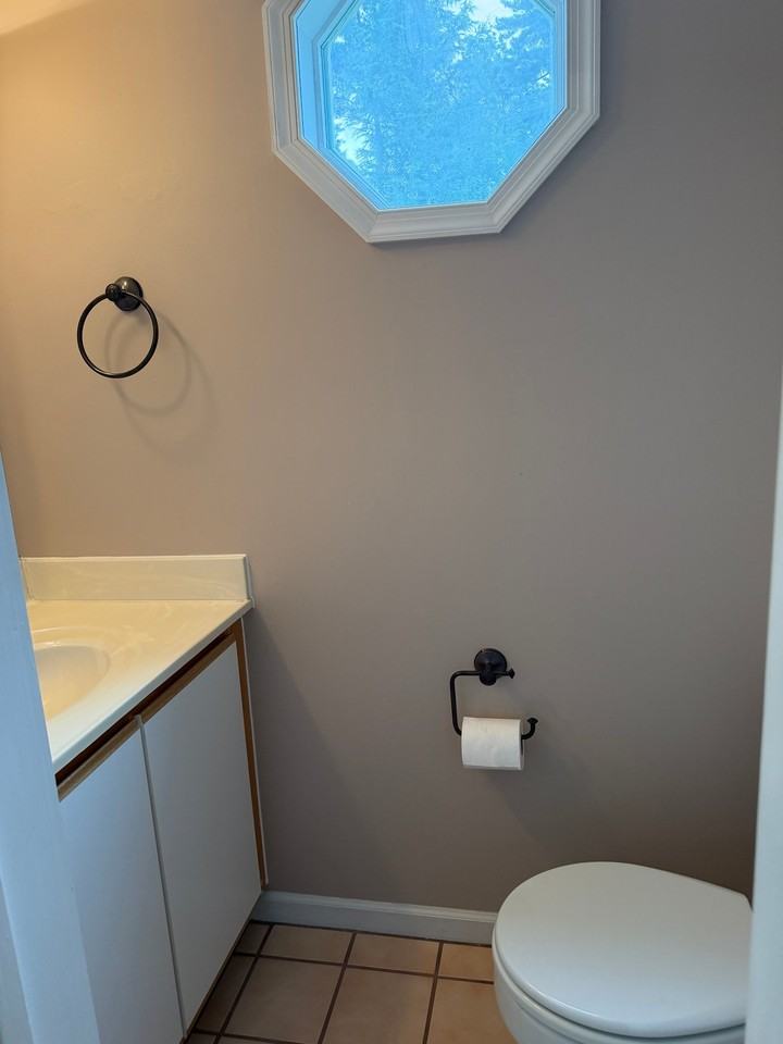 142 Birdwood Ct - Photo 7 of 13