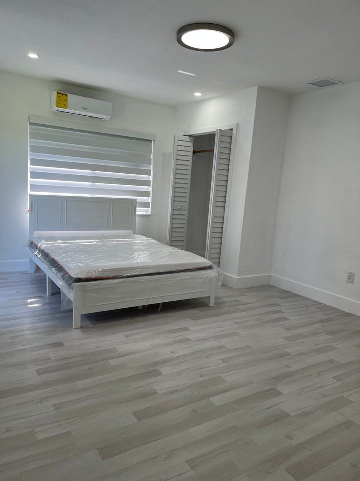 4220 Sw 21st St - Photo 2 of 15