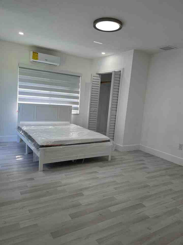 4220 Sw 21st St - Photo 3 of 15