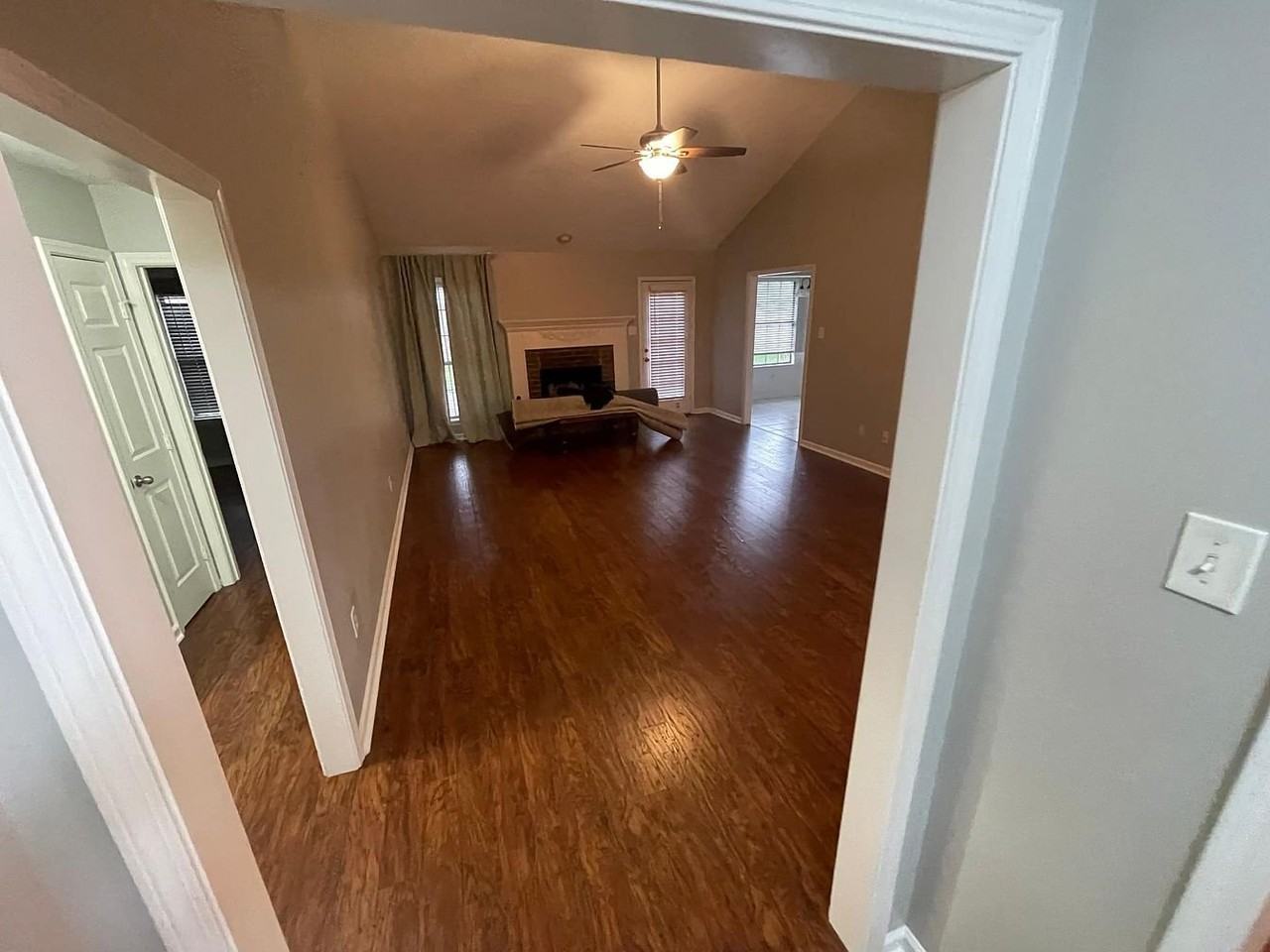 1717 Point West Dr - Photo 4 of 20
