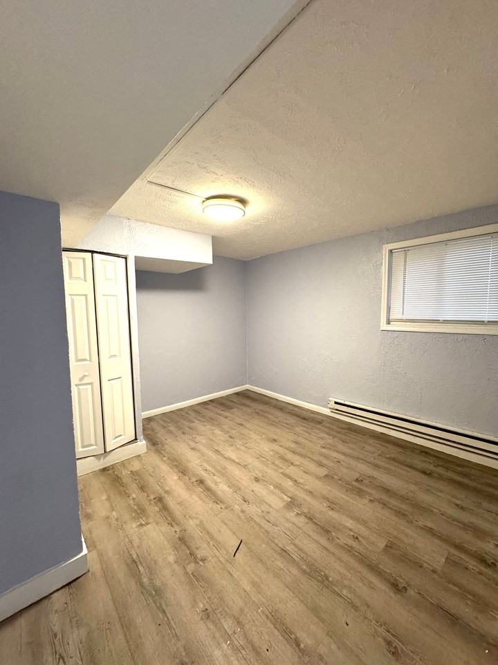 828 E St #6 - Photo 3 of 7