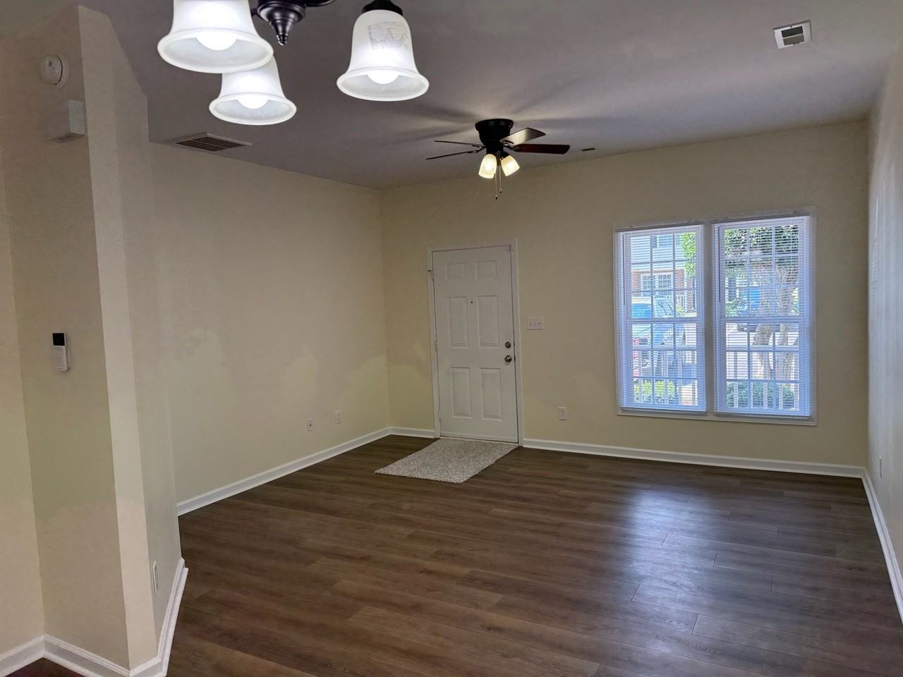 33 Cheltenham Dr - Photo 4 of 16