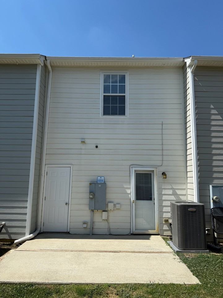 33 Cheltenham Dr - Photo 6 of 16