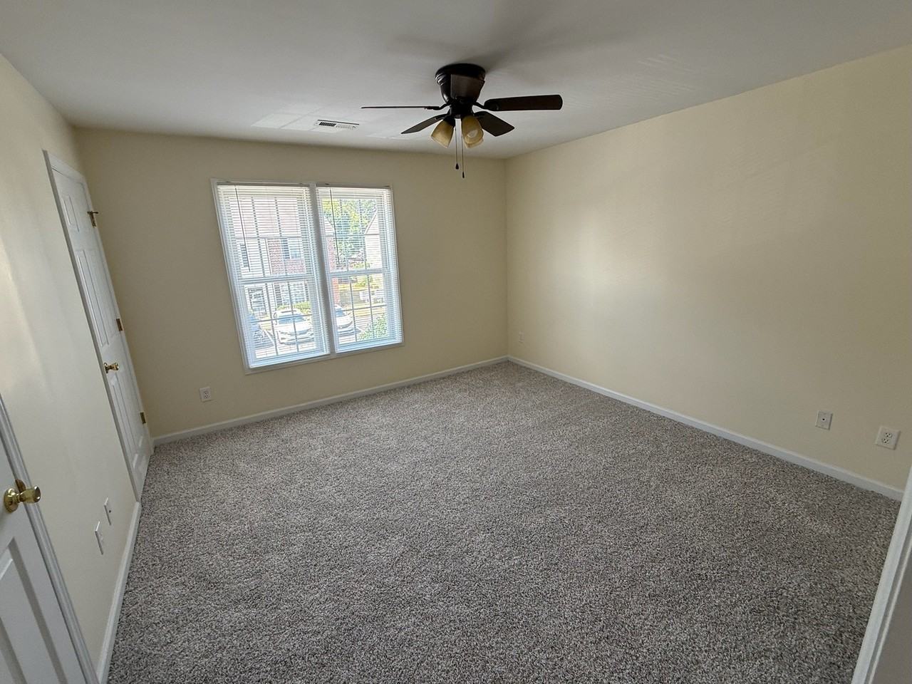 33 Cheltenham Dr - Photo 7 of 16