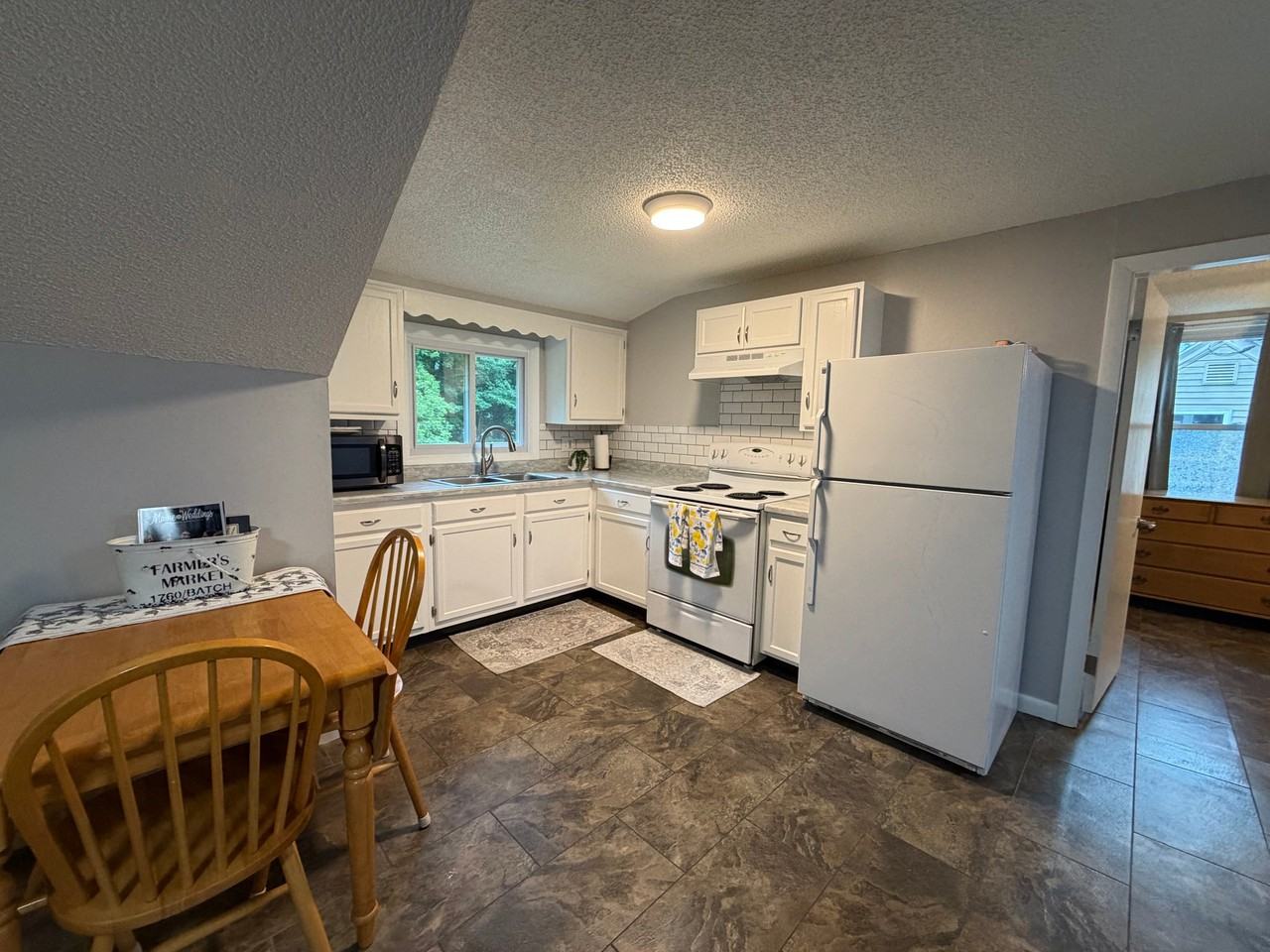 36 Edgemont Ave - Photo 3 of 12