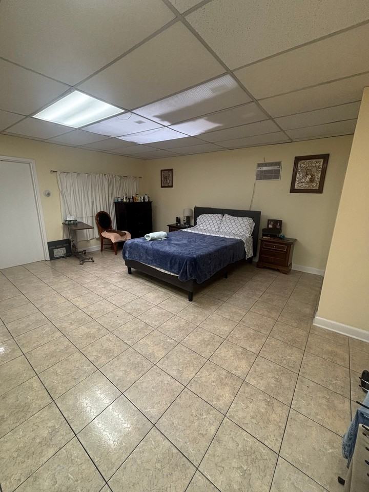 3043 W Montrose Ave #B - Photo 3 of 5