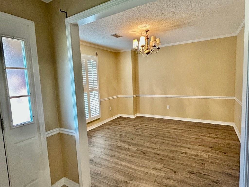 640 Wedgewood Dr - Photo 6 of 19