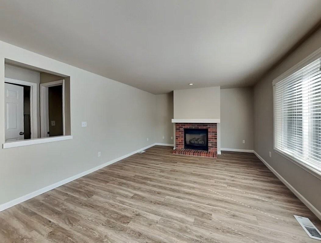 6239 Countryman Ln E - Photo 3 of 8