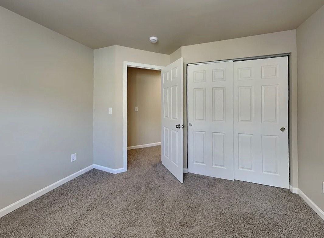 6239 Countryman Ln E - Photo 5 of 8