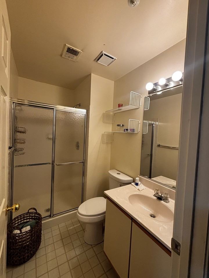 19135 Highstream Dr - Photo 5 of 9