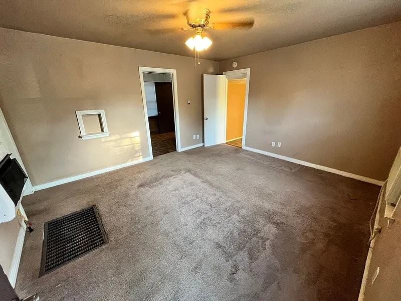 1407 Felix Pl - Photo 2 of 12