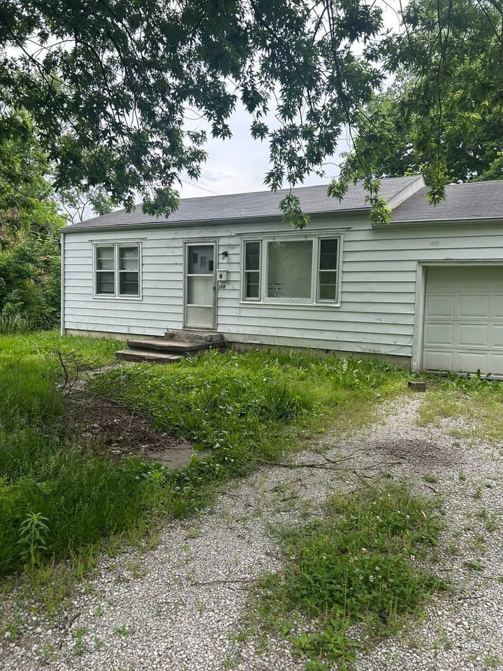 306 Isabell St - Photo 2 of 19