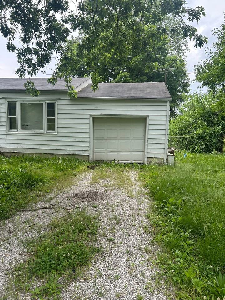 306 Isabell St - Photo 3 of 19