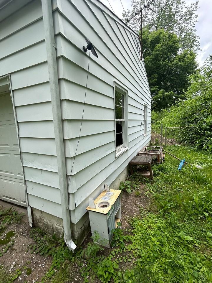 306 Isabell St - Photo 4 of 19