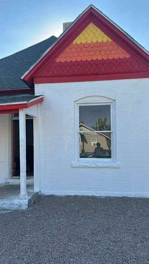 944 Carteret Ave - Photo 2 of 5